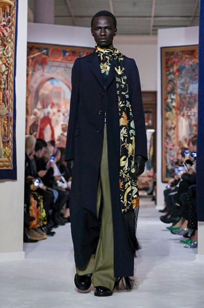 Неделя моды в Париже: Белла Хадид на показах Lanvin и Mugler